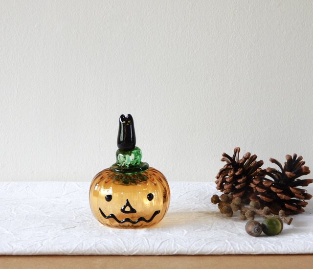 ☆❤️ハ　ハロウィン　ガラスの靴　りぼん　黒ねこ　カボチャ　ハンドメイド ハロウィンかぼちゃと黒猫 | iichi 日々の暮らしを心地よくする