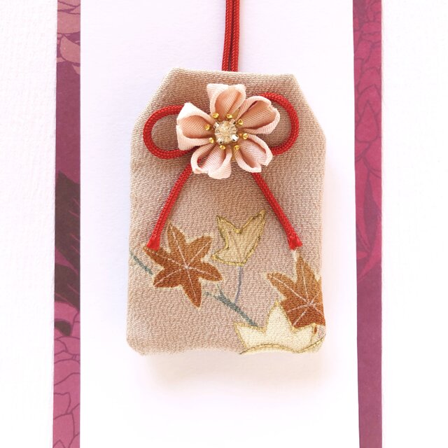 （和紅葉）元巫女が作る花のお守り袋