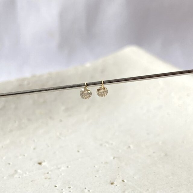 S様ご検討♪レーザードリルホールダイヤモンドペア 0.05ctup×2 合計0.1ct DH0.05-10の画像1枚目