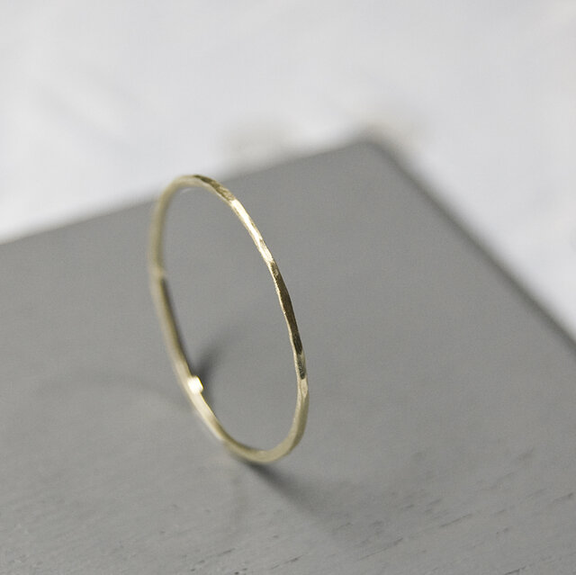 つや消し槌目 K10イエローゴールドプレーンリング 0.8mm幅 マット