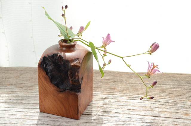 一輪挿し「欅」 木を愛でる その6 | iichi 日々の暮らしを心地よくする