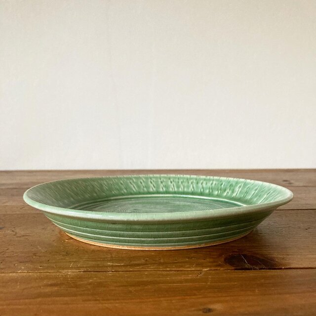 織部 櫛目掻（くしめがき）皿 | iichi 日々の暮らしを心地よく