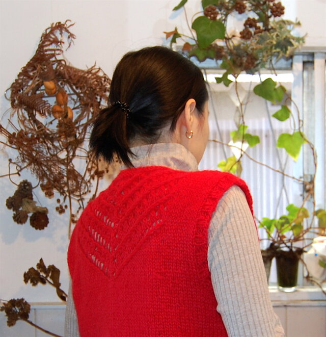 ニットセーター ベストカーディガン　赤　手編み