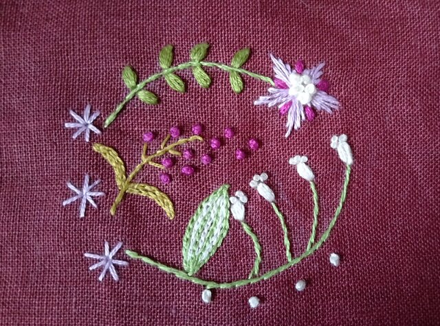 手刺繍☆ランジェリーポーチ☆リネン（バーガンディ） | iichi 日々の