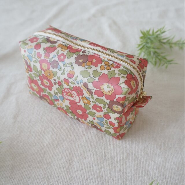 リバティのスクエアポーチ＊ベッツィ＊オータムピンク