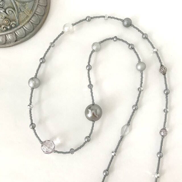 【美品】コンチィ　Kong qi　ロングネックレス　パール　ビーズ　グレー　上品 美品】コンチィ Kong qi ロングネックレス パール ビーズ グレー
