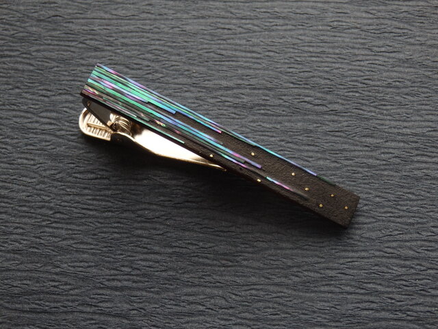 漆工芸螺鈿ネクタイピン ストライプ流星 | iichi 日々の暮らしを