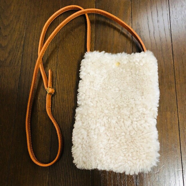 モフモフムートンのサコッシュ風レザーミニショルダー/茶系の画像1枚目