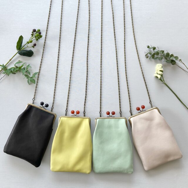 スマホと必需品で軽快に！がま口スマホポシェット選べる4色＊ホースレザー＊アンティーク金具