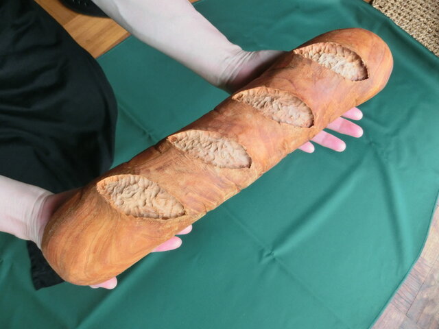 木彫りフランスパン | iichi 日々の暮らしを心地よくする