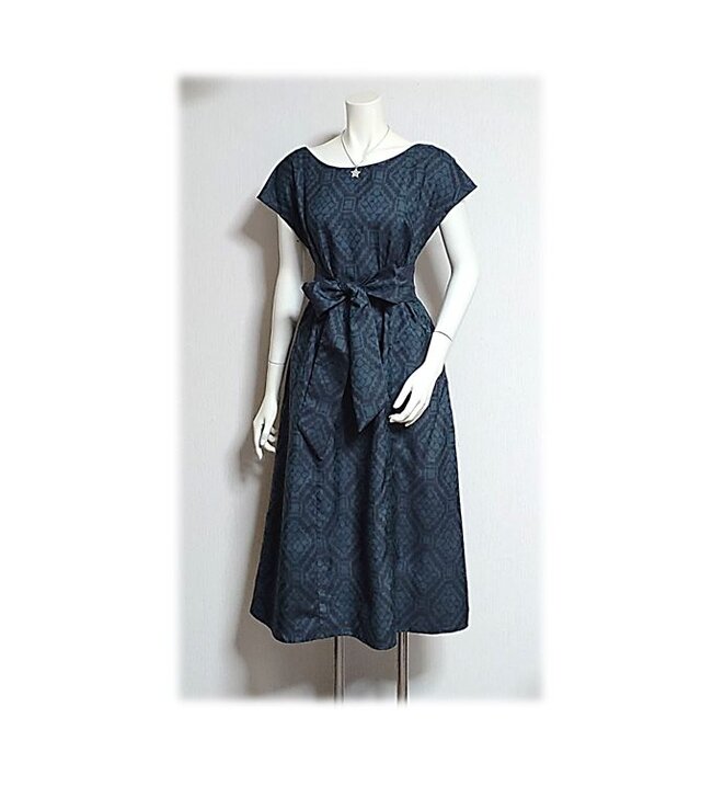 221 大島紬着物リメイクAラインワンピーㇲ（黒×DG／ひし形