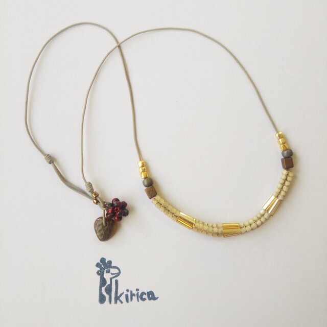 木の実のボタン　スリーカットビーズのネックレス、チョーカー(#943)