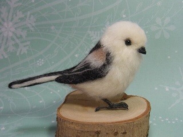 シマエナガ1号 | iichi 日々の暮らしを心地よくするハンドメイドや