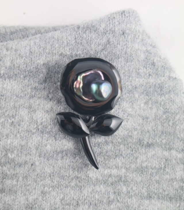 漆黒真珠のお花の画像1枚目
