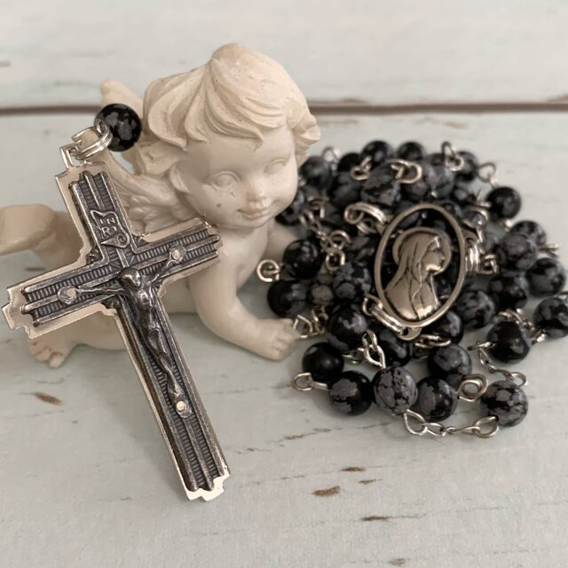 スノーフレークオブシディアンのロザリオ