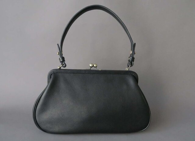 ・・N様ご予約作品・・plain gama hand bag -round (black)の画像1枚目
