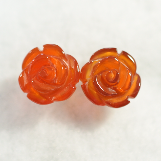 （１点もの）レッドアゲート・ローズのスタッドピアス（10mm・チタンポスト）