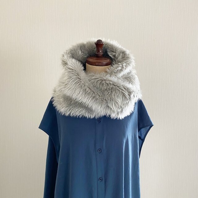 上品で大人なゴージャスファーのスヌード☆.。.:*・シルバーグレー