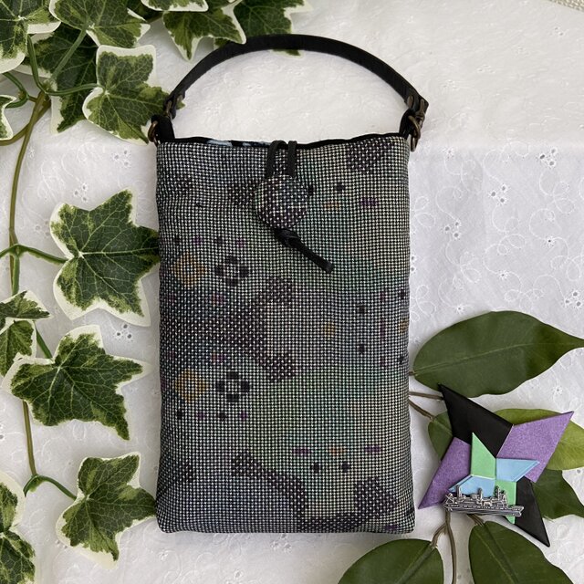 着物リメイク　大島　　スマホポーチ　ハンドメイド