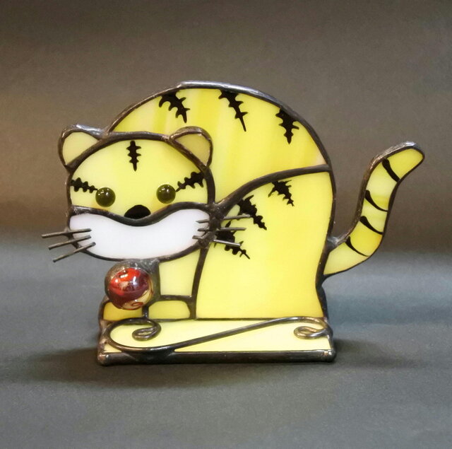 虎の猪のステンドグラス