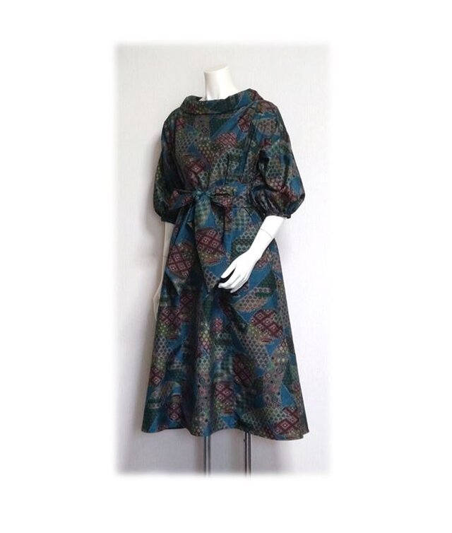 228　壺柄紬着物リメイクレトロ衿Aラインワンピーㇲ（マルチカラー／壺の柄）