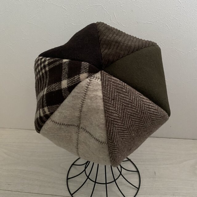 送料無料　いろんなウールのベレー（ブラウン）