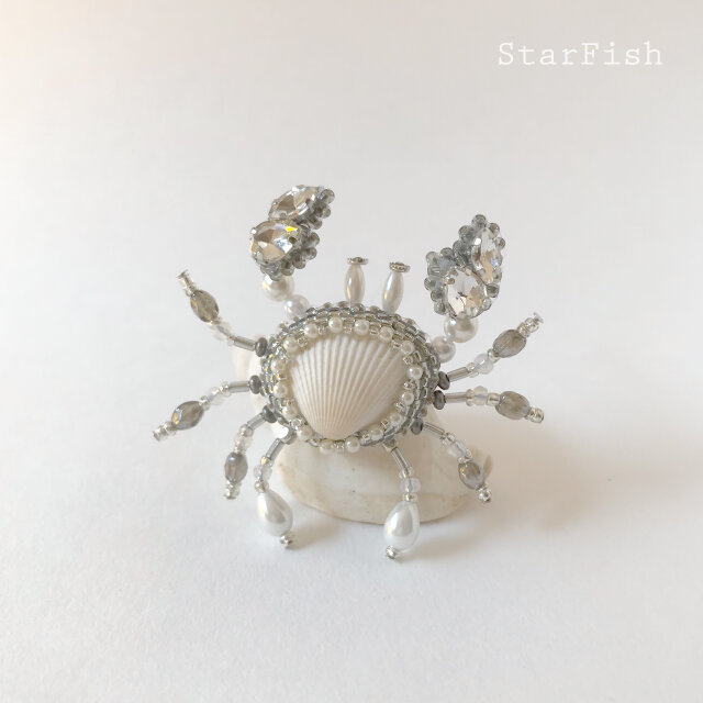 カニ】蟹 Crab ビーズ刺繍 ブローチ(L31) | iichi 日々の暮らしを