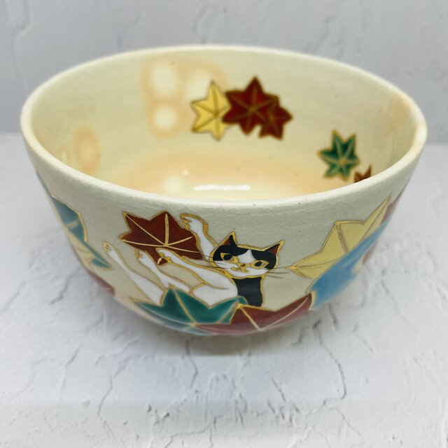 京焼　抹茶碗　紅葉流水と猫