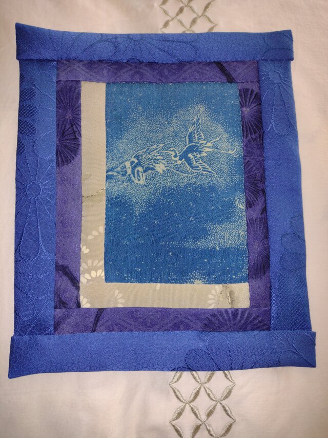 ヴィンテージ着物からを小さな絵　『無音』