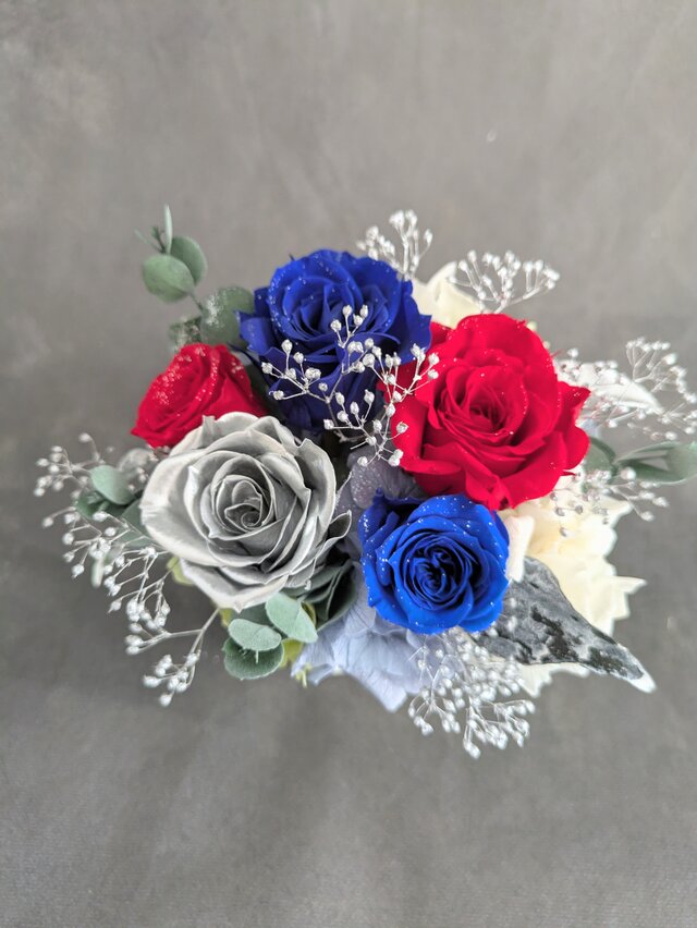 プリザーブドフラワー青と赤い薔薇にシルバーローズの魔法の枯れない