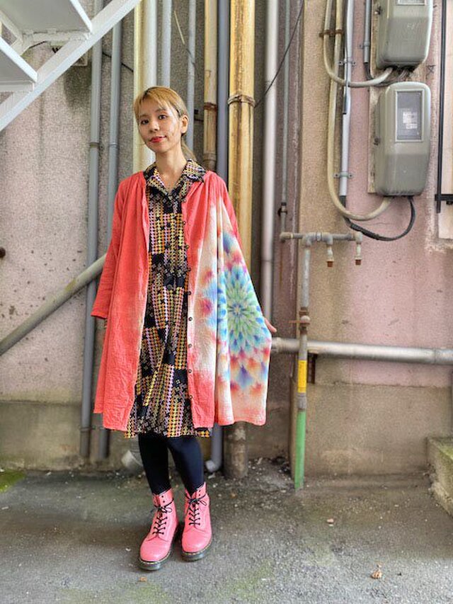 タイダイ染め　前開きワンピース　ゆったりデザイン　優しい朱色に美しく幻想的な大曼荼羅 HD15-20
