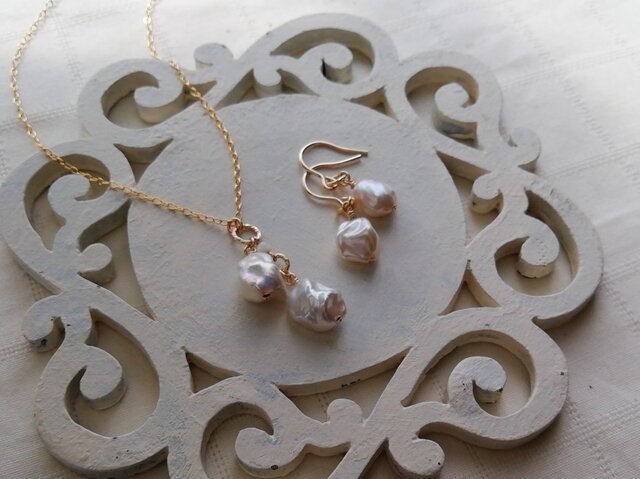 プチギフトにも♪◇2点セット◇いびつな淡水パールのピアス