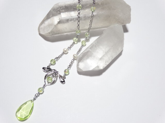 (珍品) ウランガラスのネックレス ペアシェイプウランガラスのペンダントネックレス | iichi 日々