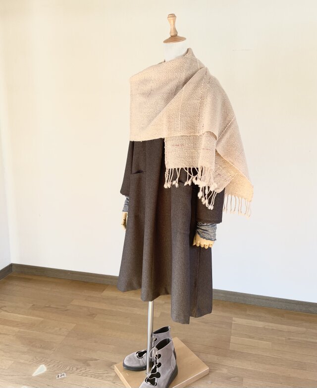 ピンクベージュの大判ストール | iichi 日々の暮らしを心地よくする