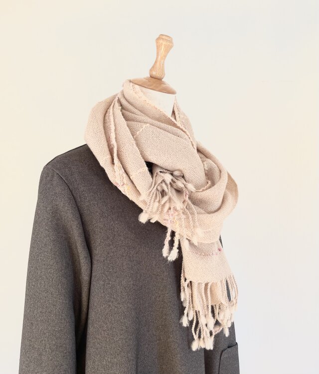 ピンクベージュの大判ストール | iichi 日々の暮らしを心地よくする