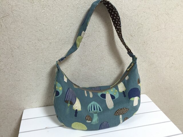 ミニショルダーバック(きのこ)の画像1枚目