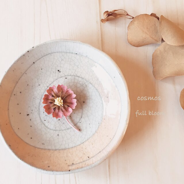 コスモスのブローチ　ピンク