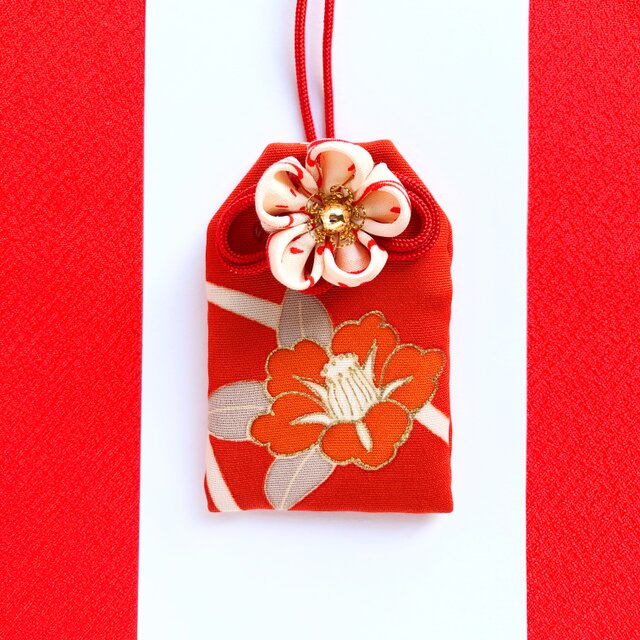 （紅白椿）元巫女が作る花のお守り袋
