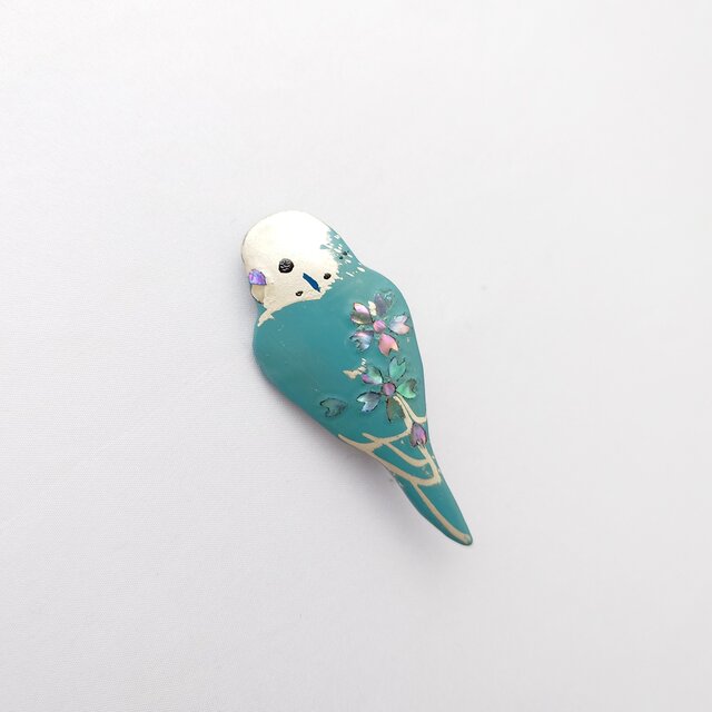 見返りセキセイインコ(銀)桜螺鈿 漆ブローチ