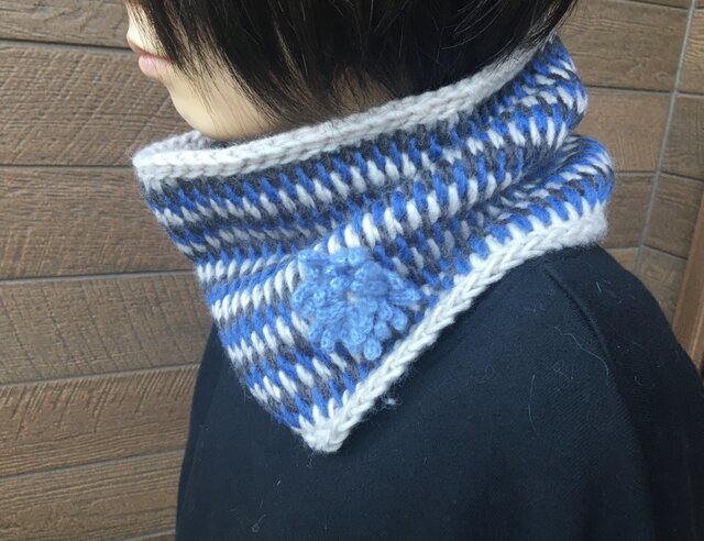 たたみ編みのネックウォーマー ブルー | iichi 日々の暮らしを心地よく