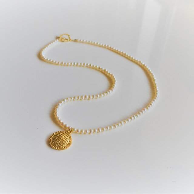 ●トルコ製メダルチャーム＊淡水パールネックレスC★送料無料♪