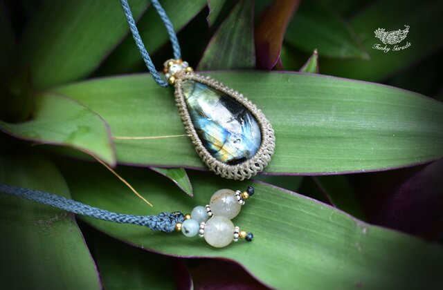 夜空のファンタジー☆ラブラドライトマクラメペンダント lay022