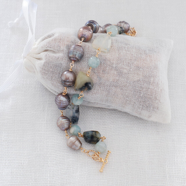 ブルーオパールとバロックパールのブレスレット Laurel