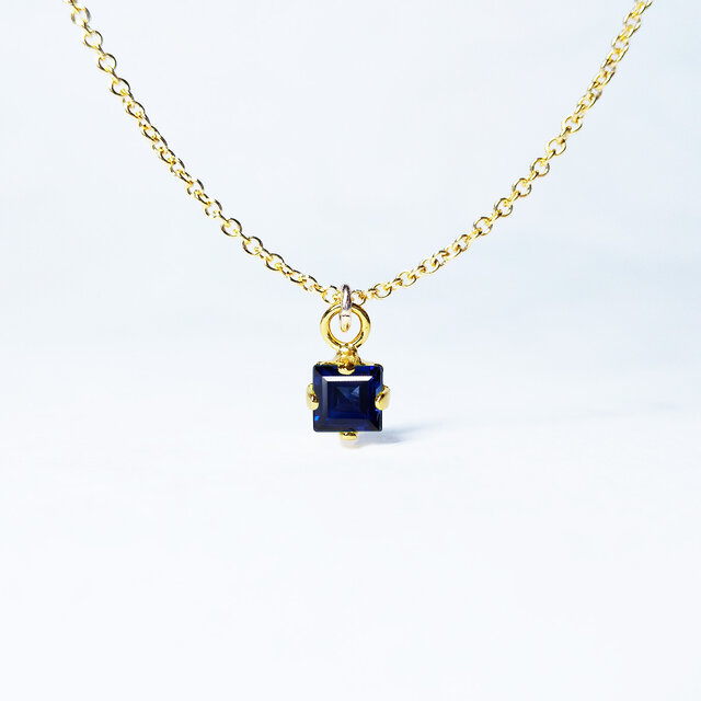 深いネイビーブルーの輝き。 サファイア ネックレス　　送料無料