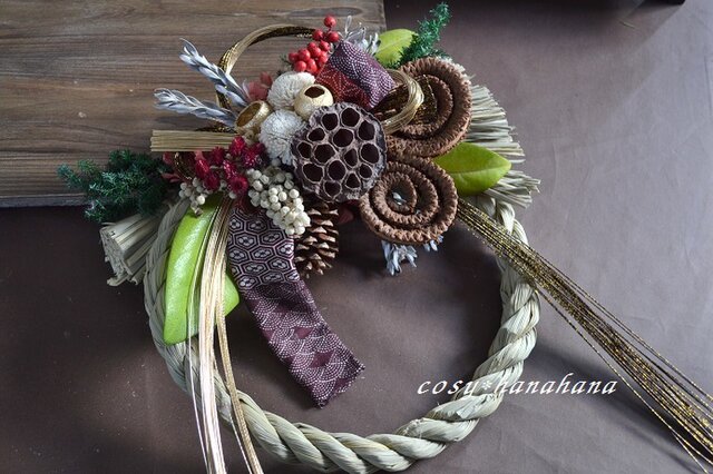 水引飾り付きしめ縄飾りΦ30㎝＊海老茶（えびちゃ） | iichi 日々の