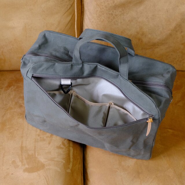 パラフィン帆布のボストンバッグ ブラックカーキ | iichi 日々の暮らし