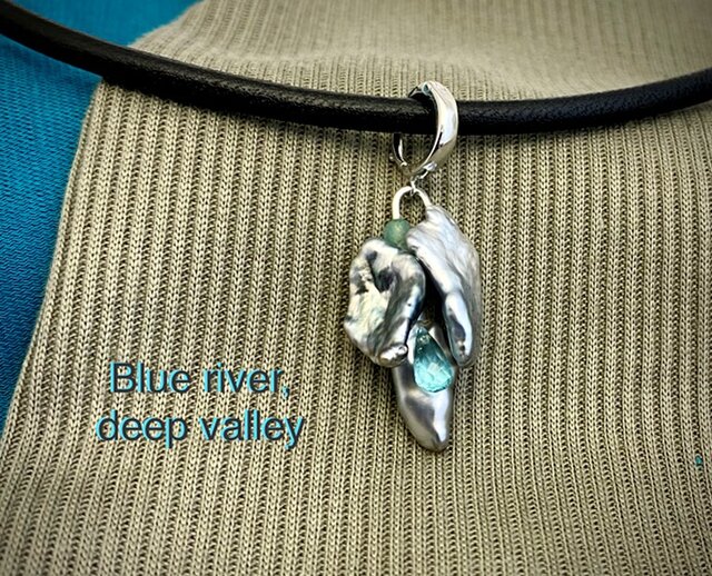 Blue river, deep valley(青い川、深い谷)の画像1枚目