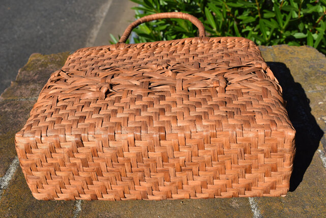 山葡萄(やまぶどう)籠バッグ | 中央乱れ六角花編み | (約)幅32cmx高さ 