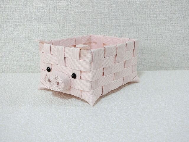 クラフトカゴ 子ブタちゃん 可愛い小物入れ 淡いピンクベージュ色