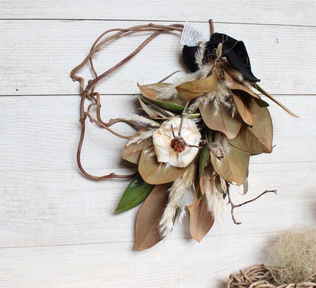 ミズーリ川の春」wreath タイサンボクとキウイツルのリース ドライ